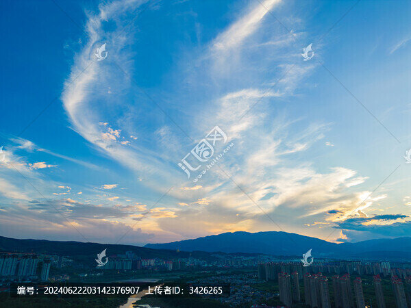 航拍日落時西雙版納景洪市風(fēng)光