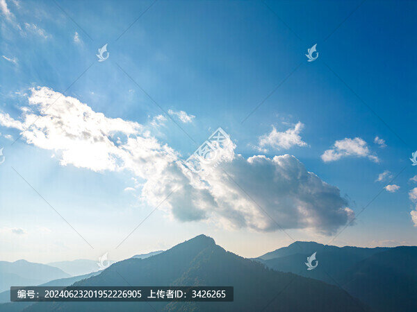 航拍山脈自然風(fēng)光