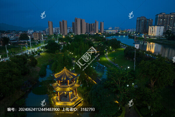 中國廣西梧州蒙山縣濕地公園夜景