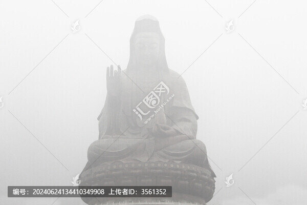 佛山西樵山雨中風景
