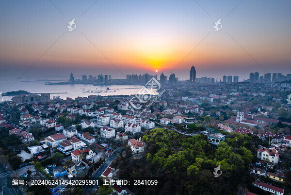 中國青島海底世界和小魚山景區(qū)