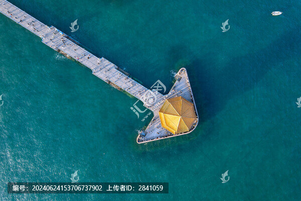 中國(guó)山東青島棧橋景區(qū)風(fēng)光航拍
