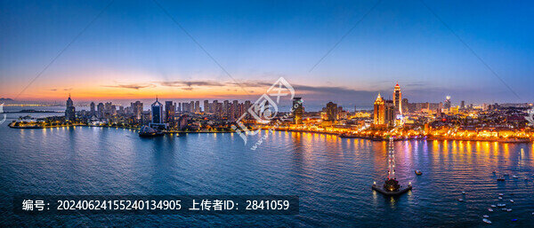 中國山東青島棧橋景區(qū)風(fēng)光夜景