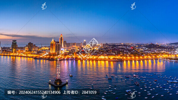 中國山東青島棧橋景區(qū)風(fēng)光夜景