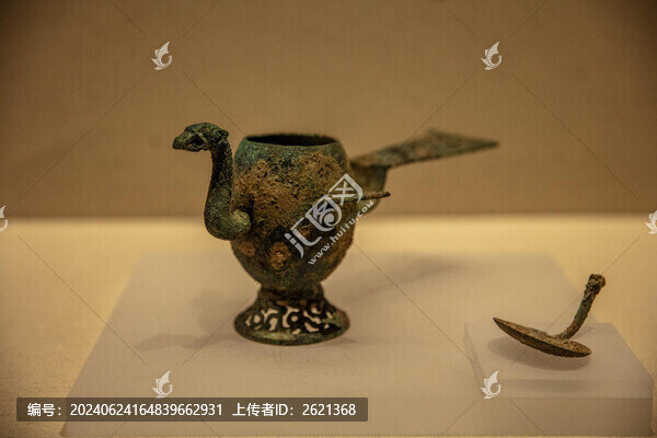 鳥形銅杯