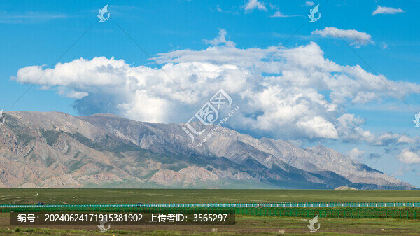 新疆自然風(fēng)光高山草原