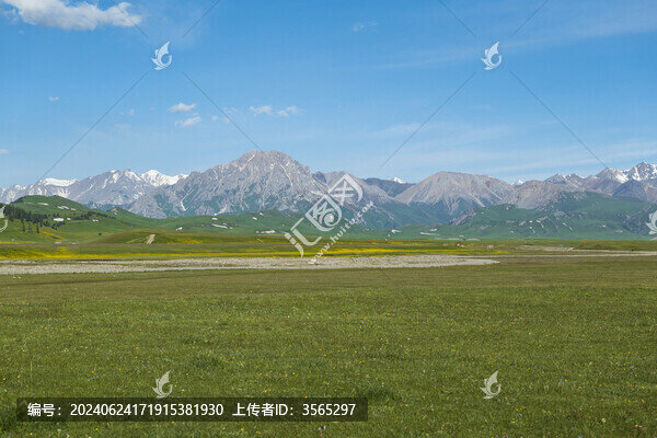 新疆草原雪山自然風(fēng)光