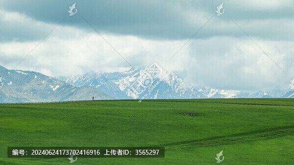 新疆草原雪山自然風(fēng)光