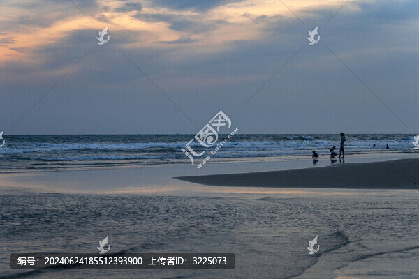 海邊夕陽沙灘