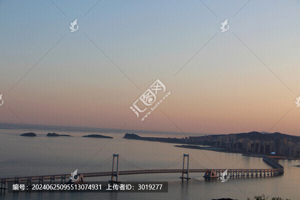 黃昏中的星海灣跨海大橋