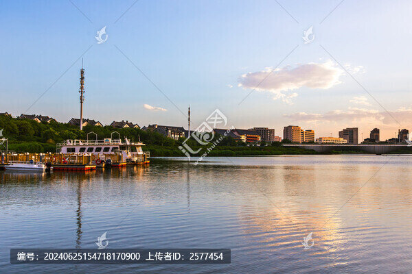 中新天津生態(tài)城故道河公園黃昏