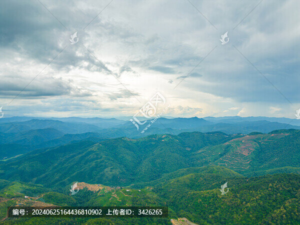 航拍山脈自然風(fēng)光