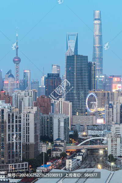 上海市區(qū)高樓林立城市風(fēng)光