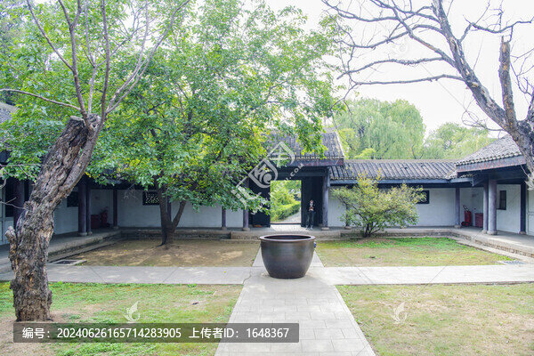 孟姜女廟景區(qū)孟宅院內(nèi)與院門