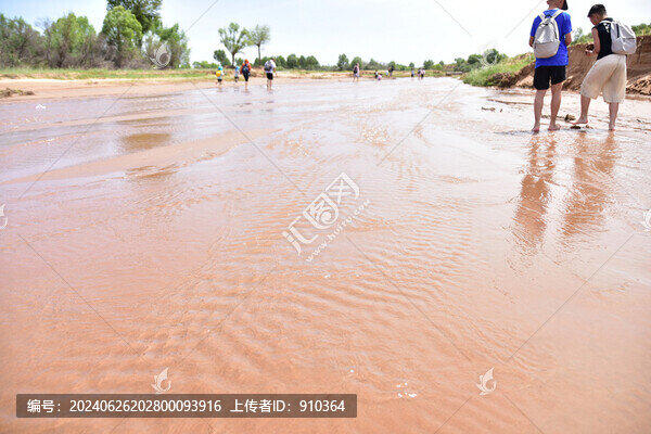 河灘行走