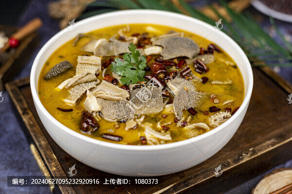 酸菜煮毛肚