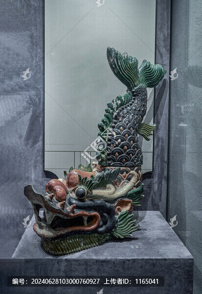 石灣窯三彩鰲魚