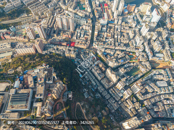 航拍云南紅河州個(gè)舊市城市風(fēng)光