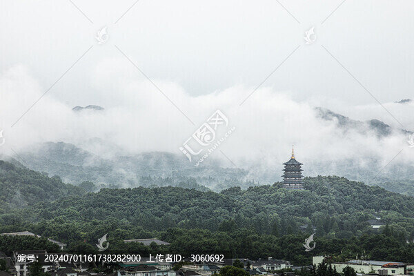 杭州西湖雨后煙雨雷峰塔