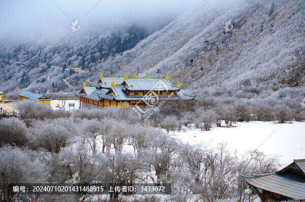 冬季四川黃龍風(fēng)景名勝區(qū)五彩池