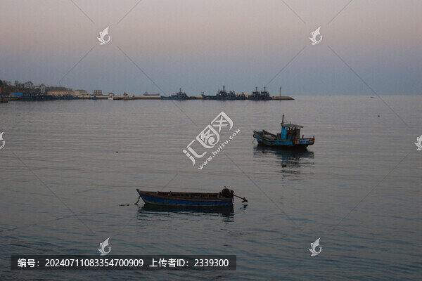 海邊漁船