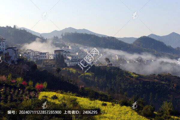 霧鎖坡山村