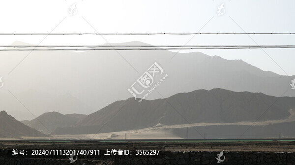 西北山脈自然風(fēng)光