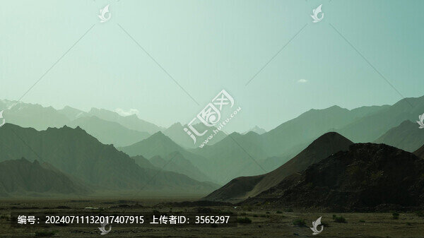 西北山脈自然風(fēng)光