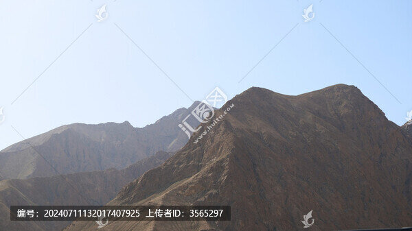 西北山脈自然風(fēng)光