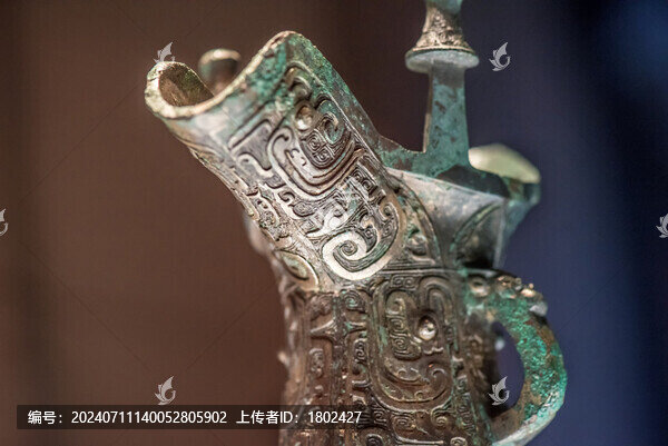 西周鳳鳥紋爵流部特寫