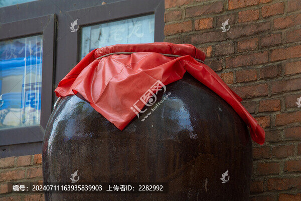 白酒年酒廠窖藏酒缸