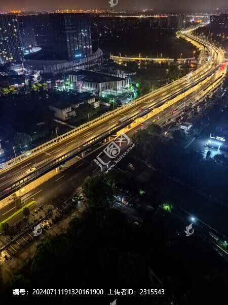 城市高架橋夜景