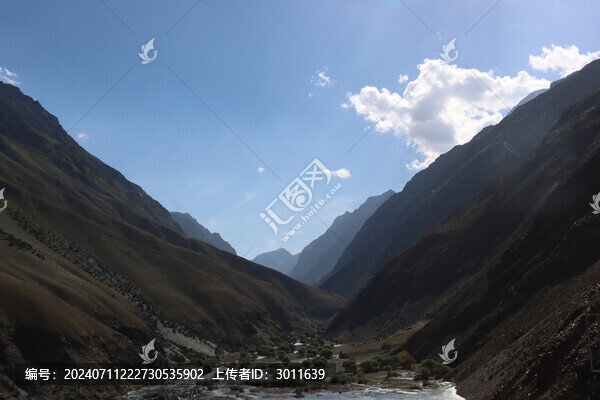 延綿高山