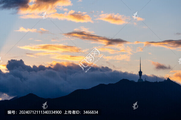 深圳夏天東部山頂日出