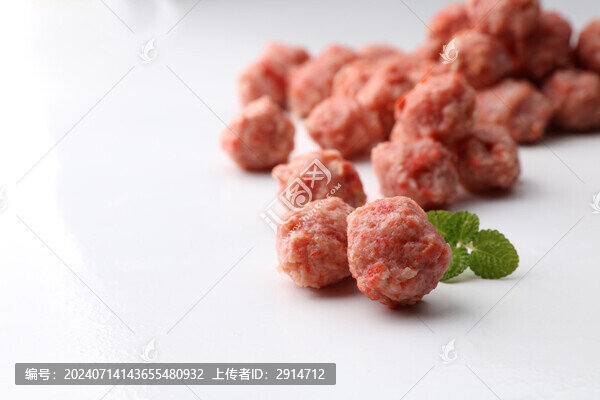打團(tuán)金槍魚