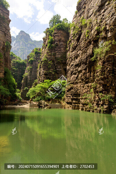 萬仙山景區(qū)丹分溝風(fēng)光