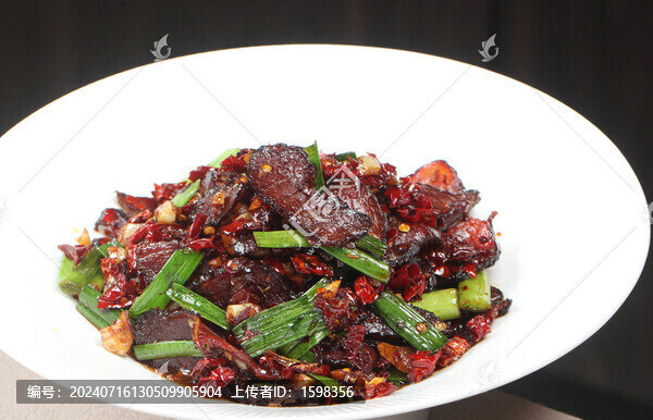 大蒜葉炒臘牛肉