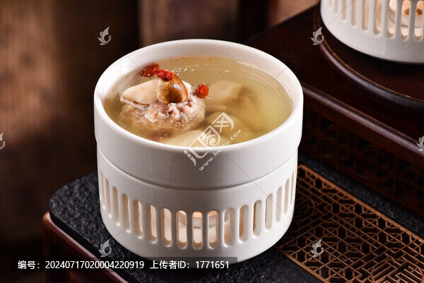 菌菇肉丸湯