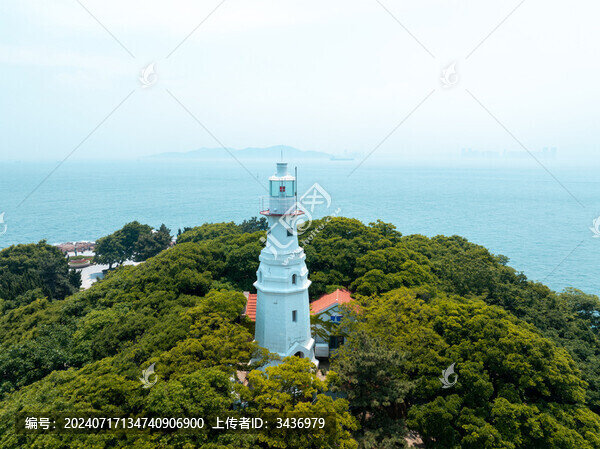 青島城市風(fēng)光小魚島燈塔
