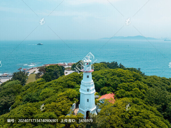 青島城市風(fēng)光小魚島燈塔