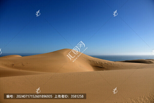 一半沙漠一半海水