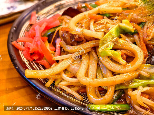 牛肉炒烏冬面