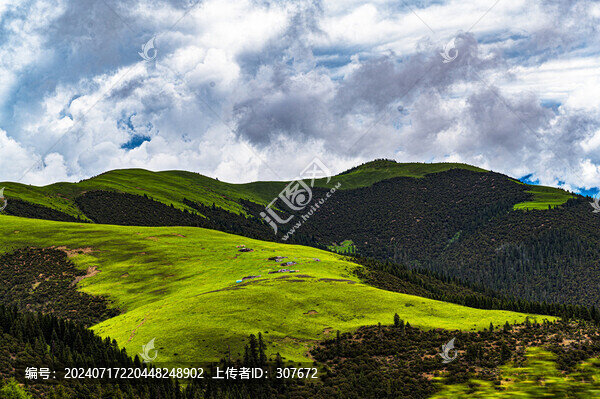 西藏高源尼瑪貢神山風光