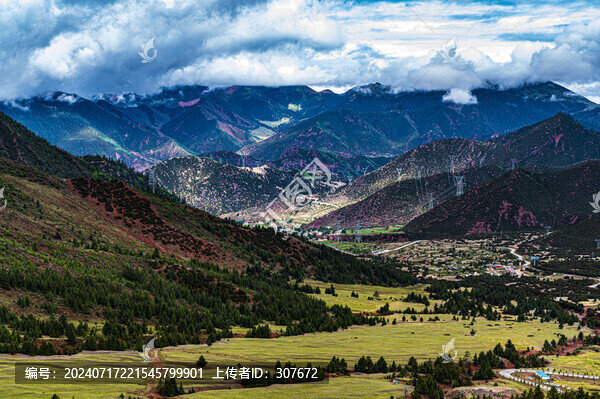 西藏高原覺巴山風(fēng)光