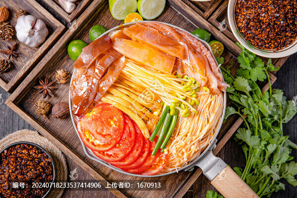 番茄魷魚(yú)小鍋米線