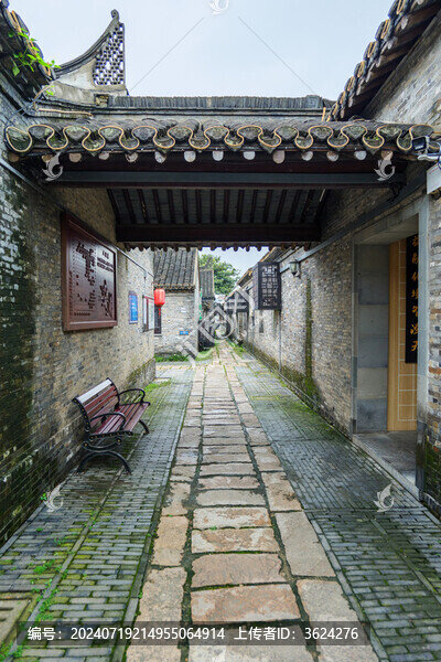 古鎮(zhèn)中無人的石板路小巷