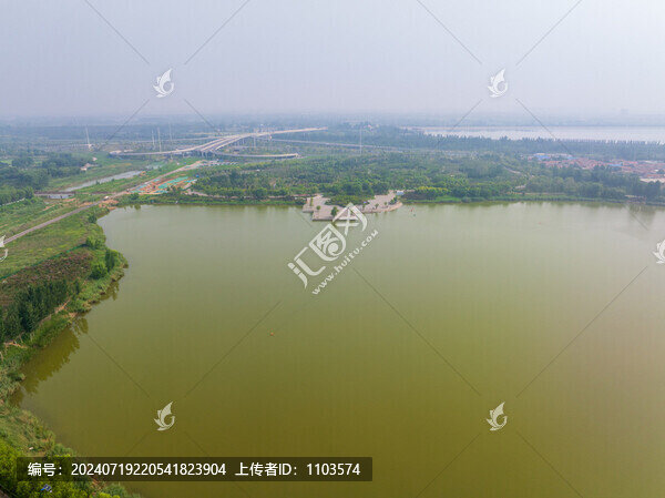 濟南鵲山龍湖濕地