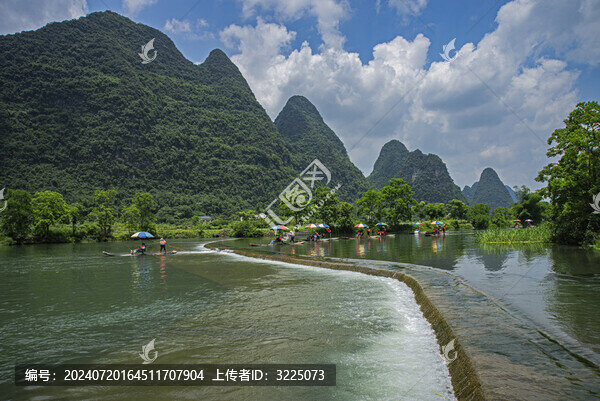 桂林遇龍河竹排