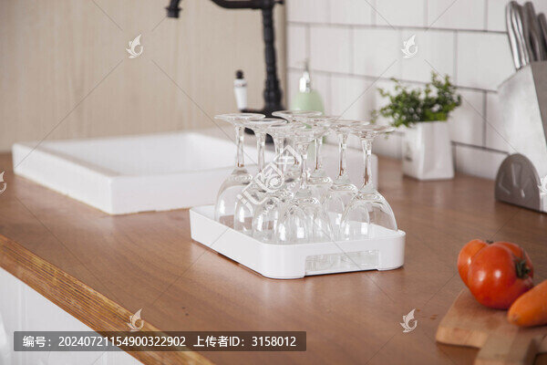 玻璃杯