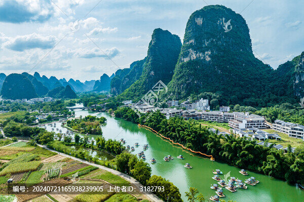 中國廣西桂林陽朔遇龍河夏日風光